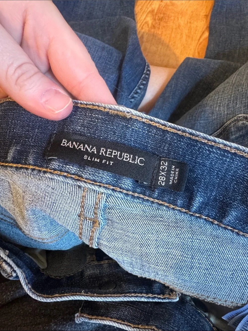 Banana Republic men’s Jeans in Dark Blue Wash